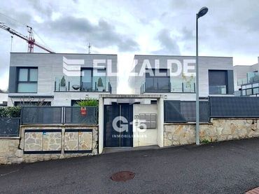 Maison avec balcon à vendre à Kañueta Bidea