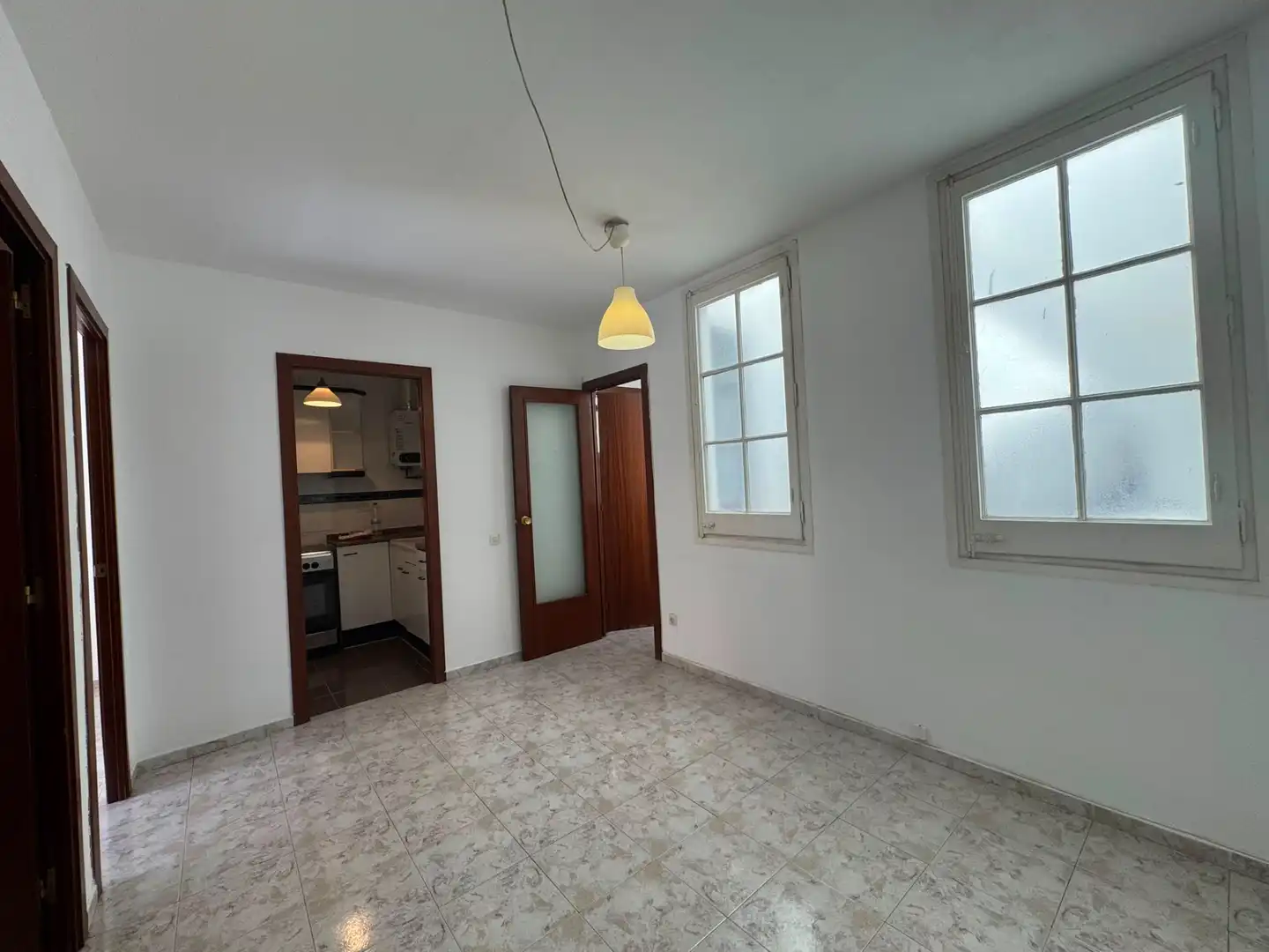 Cocina de Piso en venta en Barcelona con Horno, Microondas y Balcón