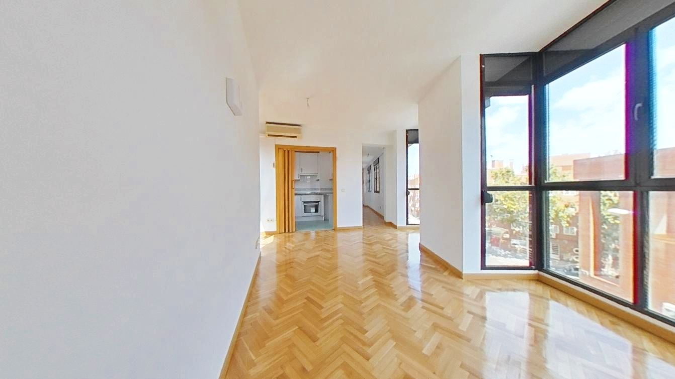 Vista exterior de Piso en venta en  Madrid Capital con Aire acondicionado, Terraza y Horno