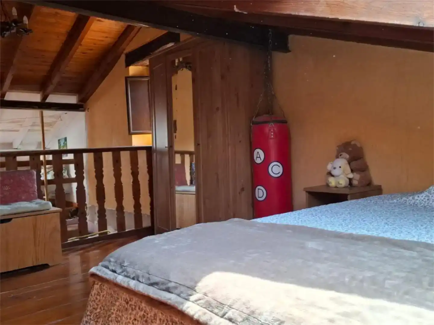 Dormitori de Casa adosada en venda en Riotuerto amb Balcó