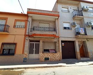 Vista exterior de Finca rústica en venda en La Solana   amb Terrassa