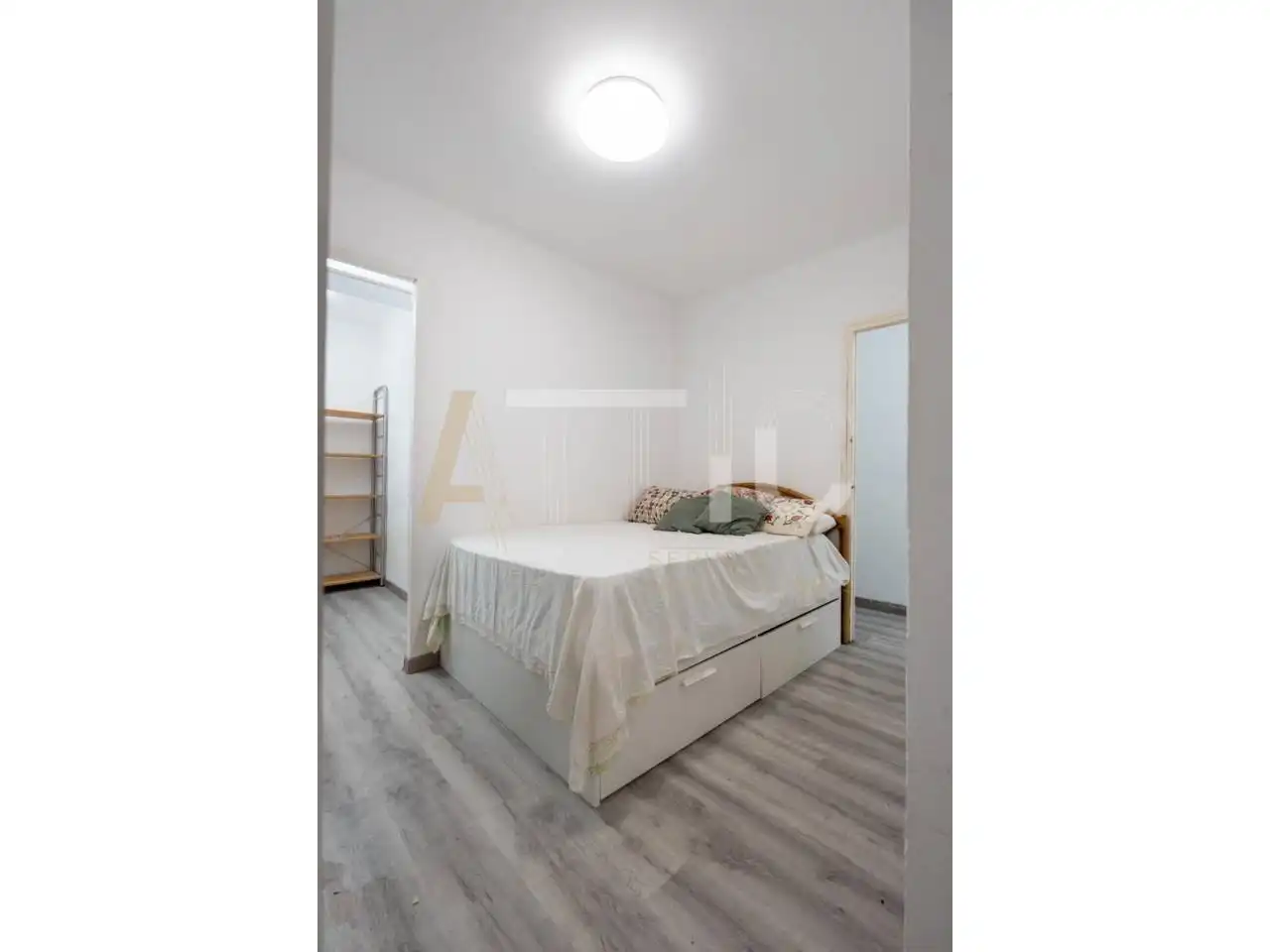 Dormitori de Pis en venda en Creu de Barberà - Sector Sud
