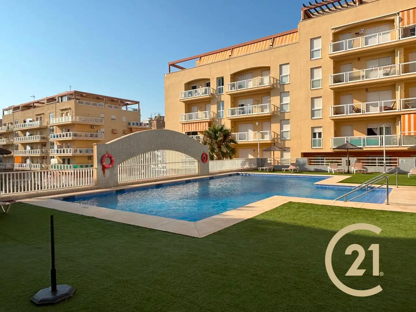 Piscina de Pis en venda en Manilva amb Moblat, Forn i Rentadora