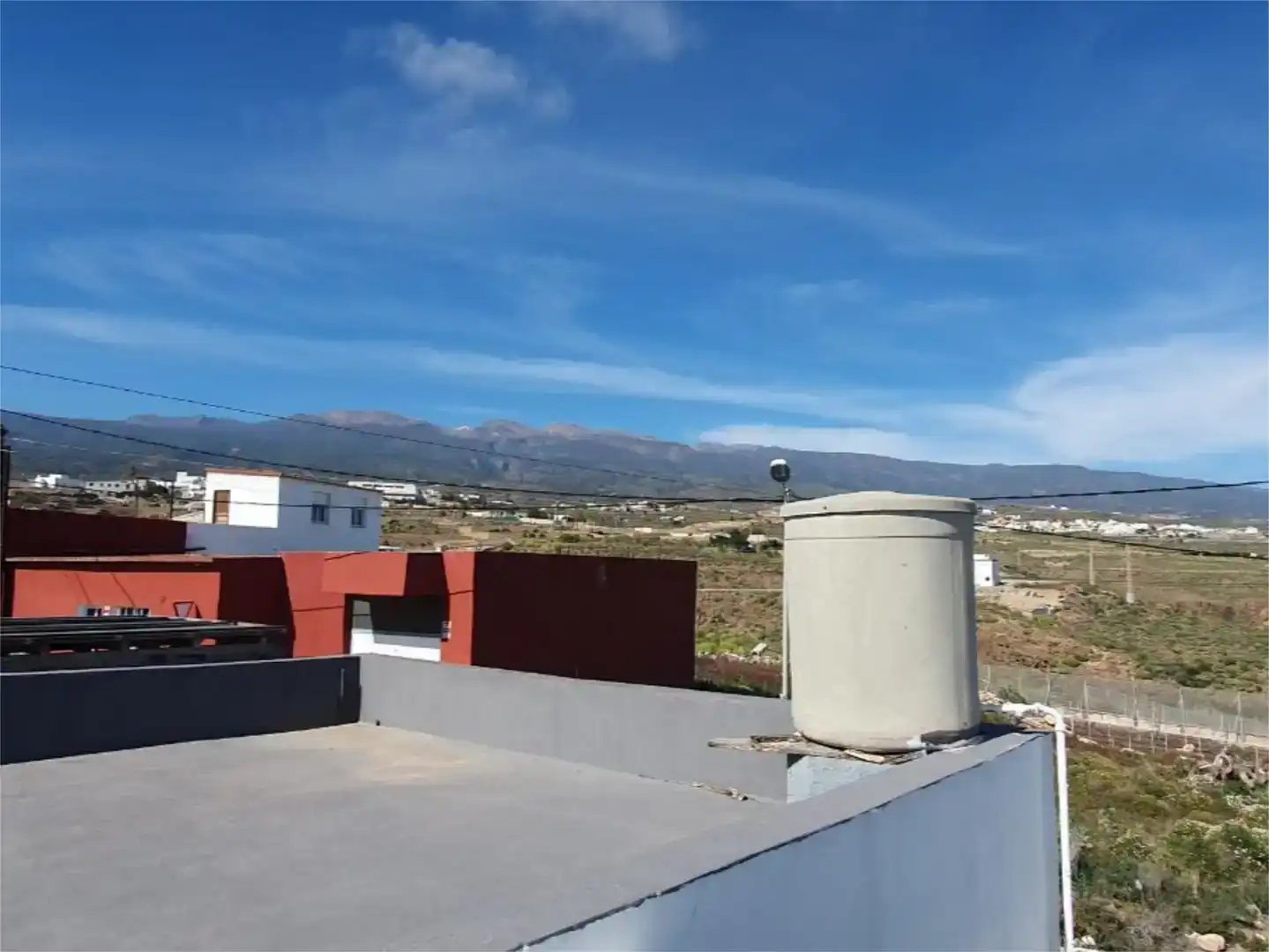 Vista exterior de Casa adosada en venda en Granadilla de Abona amb Jardí privat i Traster