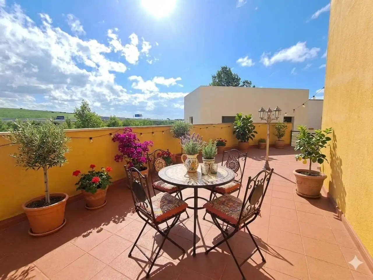Terrassa de Casa o xalet en venda en Burgos amb Calefacció, Jardí privat i Parquet