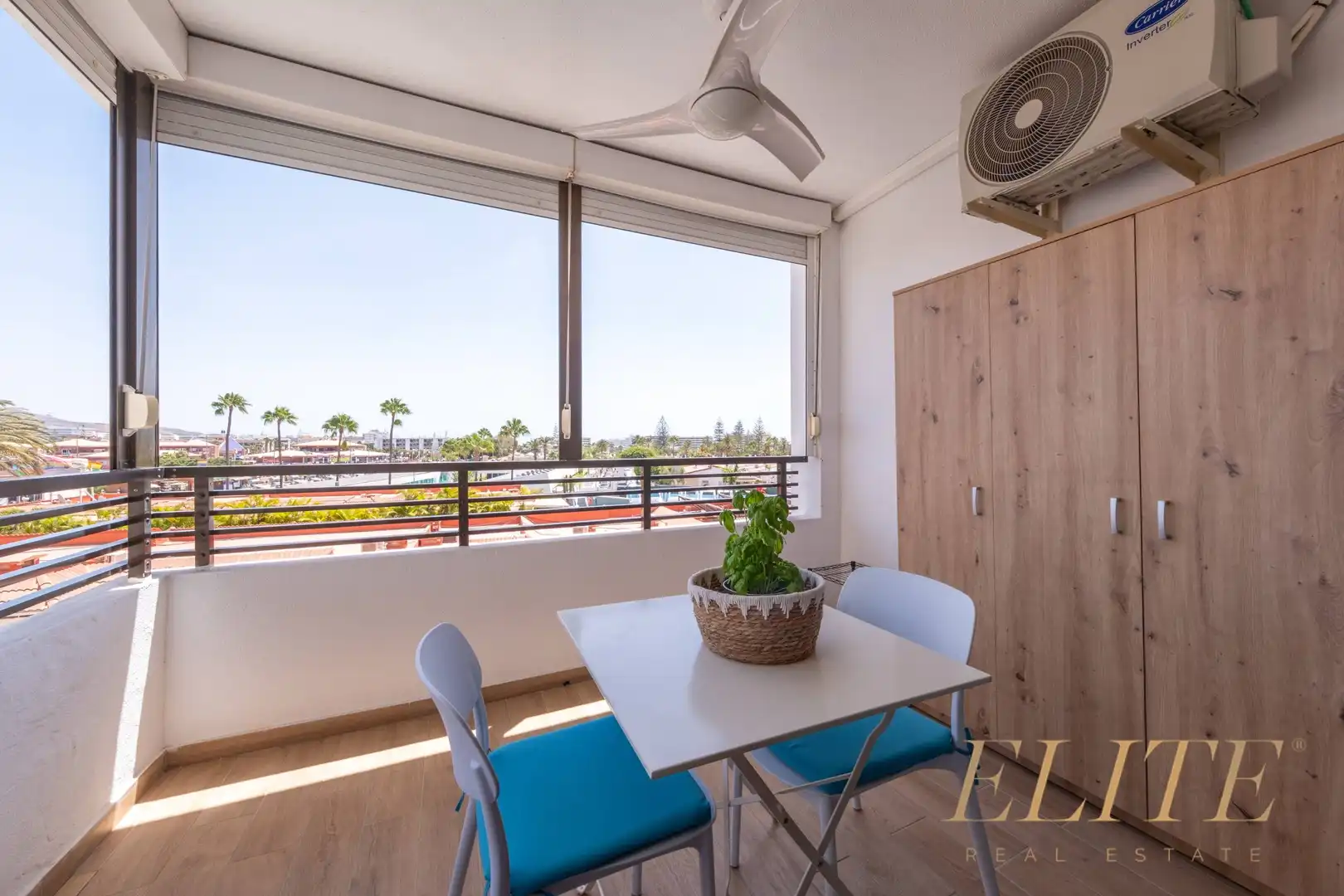Terrassa de Apartament en venda en San Bartolomé de Tirajana amb Aire condicionat, Jardí privat i Moblat