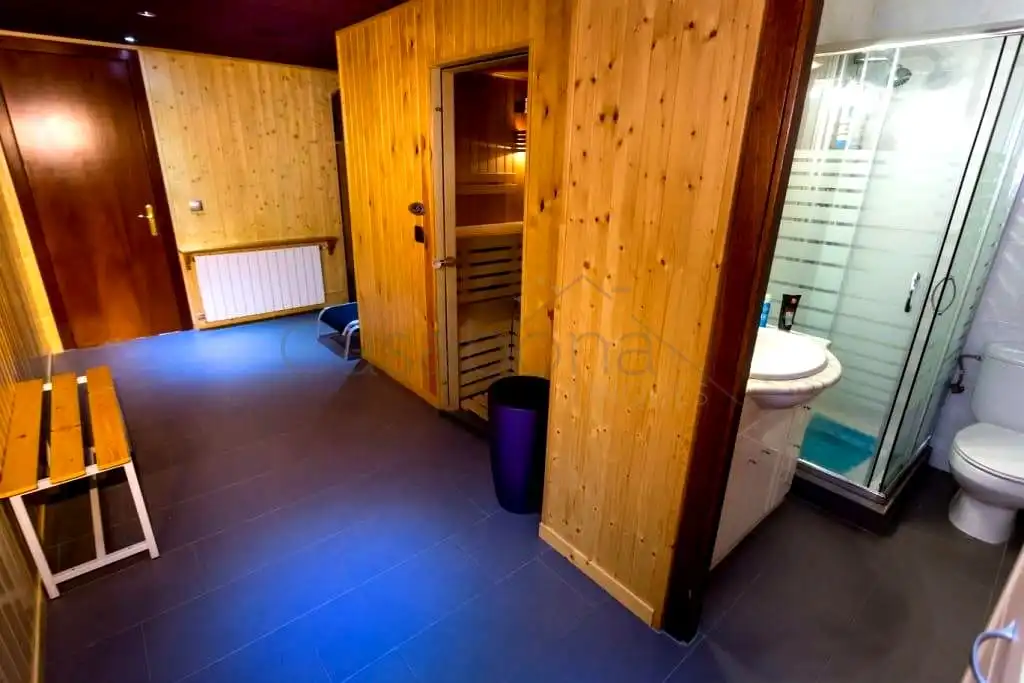 Casa o chalet en venta en Olost con Jardín privado, Terraza y Piscina