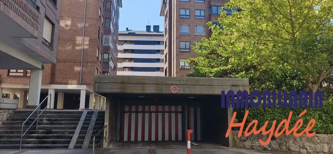 Aparcamiento en venta en Las Arenas