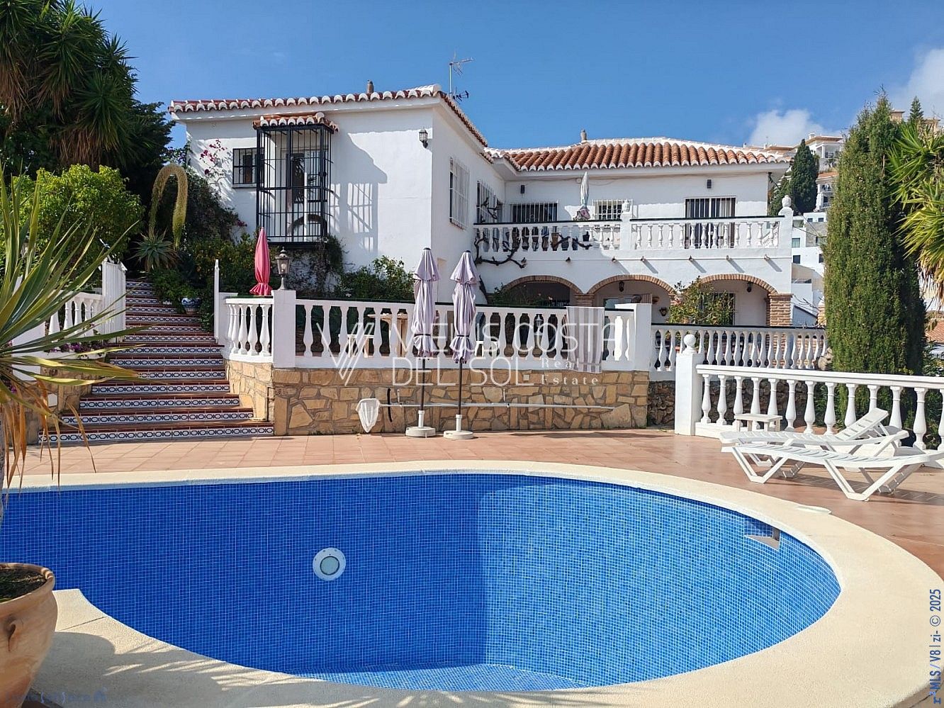 Piscina de Casa o xalet en venda en Nerja amb Terrassa i Piscina