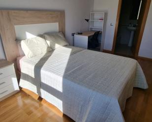 Bedroom of Flat to rent in Oviedo   with Heating