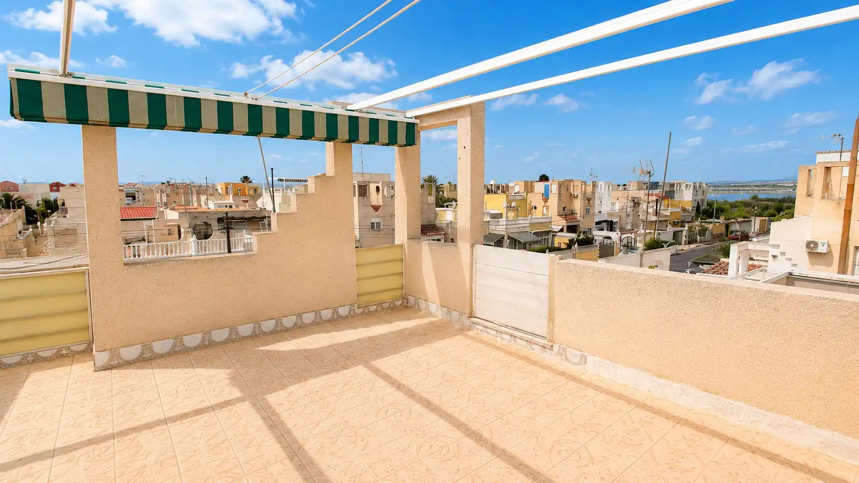Terrasse von Maisonette zum Verkauf in Torrevieja