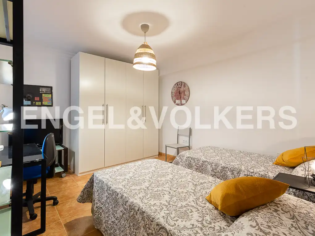 Bedroom of Flat for rent in Valencia  with Air Conditioner, Heating and Terrace