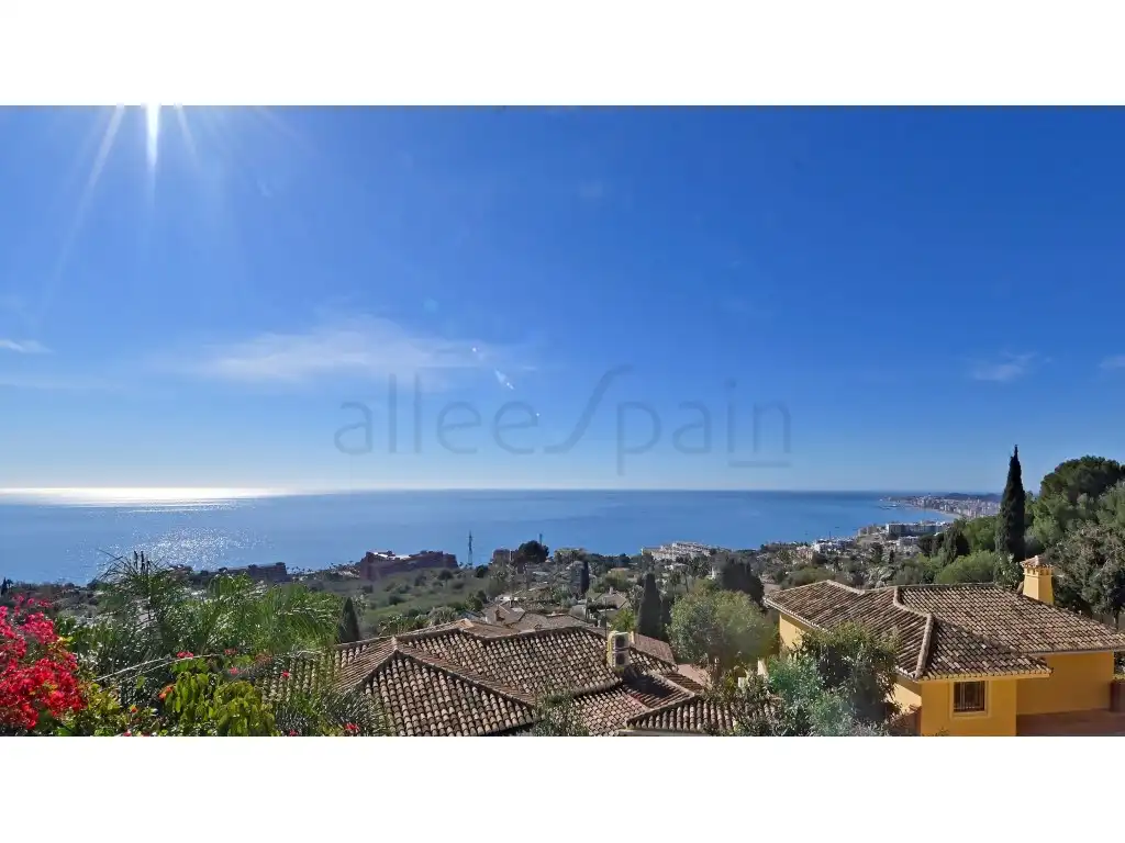 Außenansicht von Haus oder Chalet zum Verkauf in Benalmádena