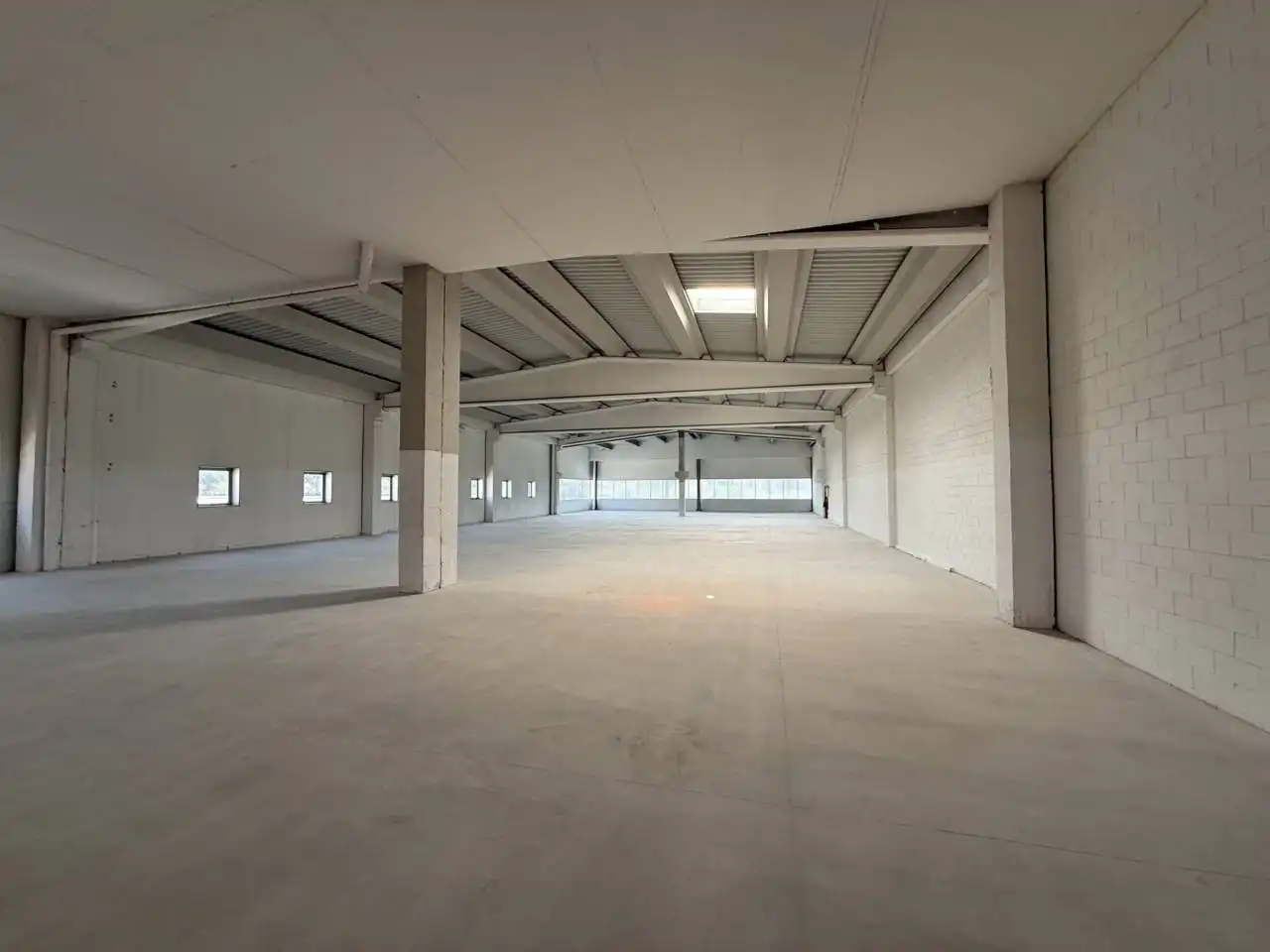 Nave industrielle à louer à Calle Saturn