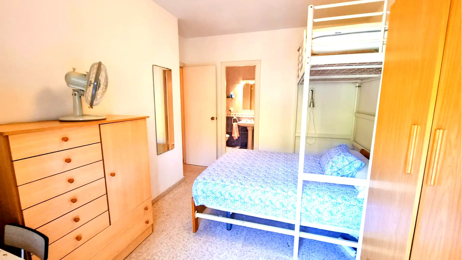Habitación de Piso en venta en Chipiona con Amueblado