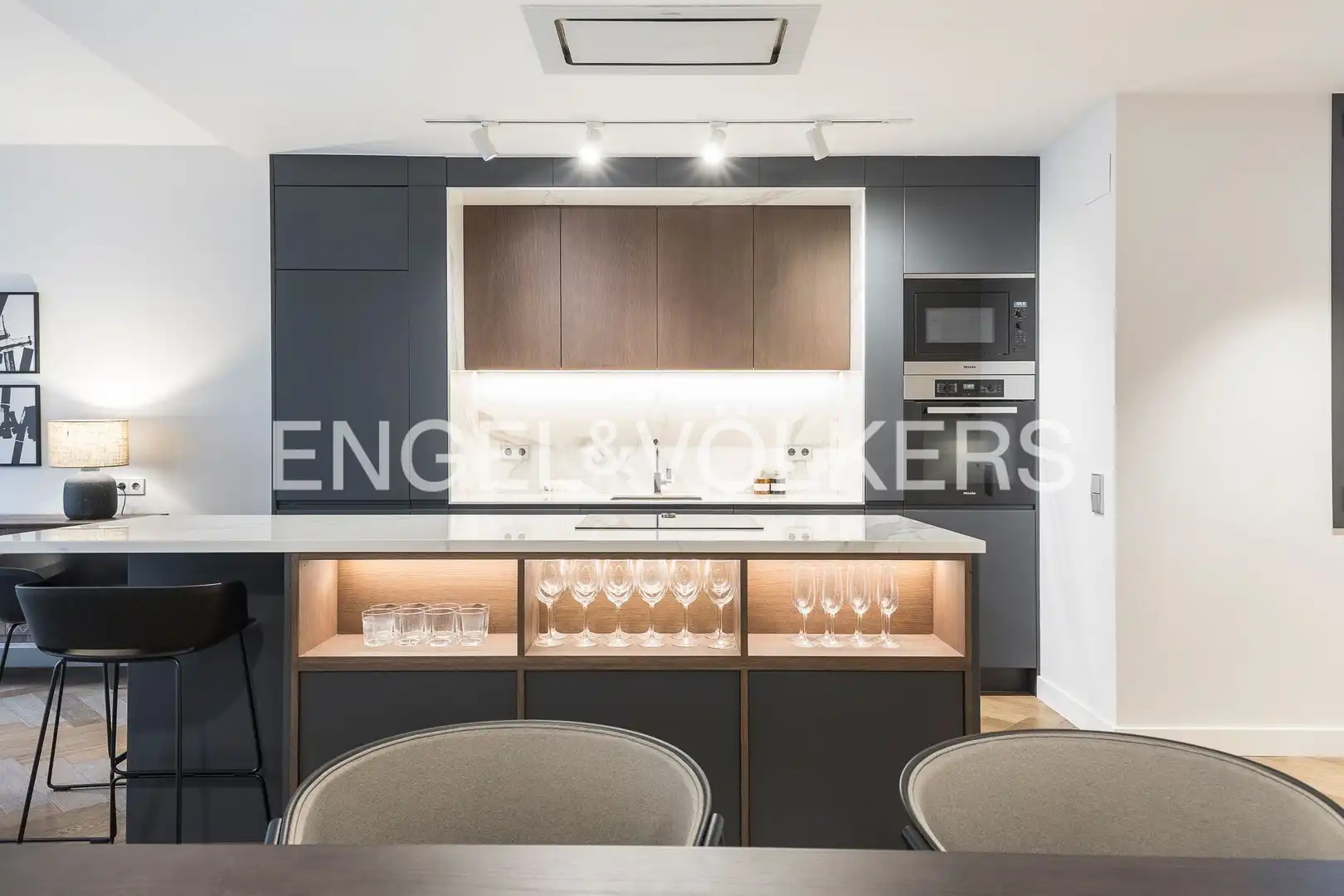 Piso con terraza en venta en Carrer d'Enric Granados, imagen 9