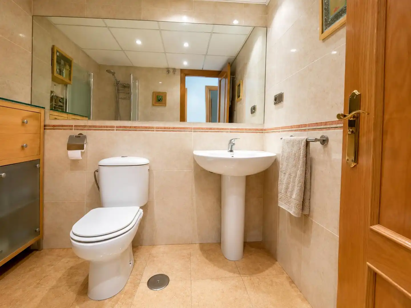 Baño de Ático de alquiler en Málaga con Jardín privado, Terraza y Amueblado