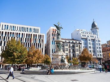 Gewerbefläche zum Verkauf in Calle SANTO DOMINGUITO VAL 2