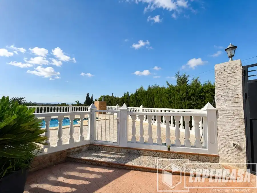 Vista exterior de Casa o chalet en venta en Llíria con Aire acondicionado, Trastero y Piscina