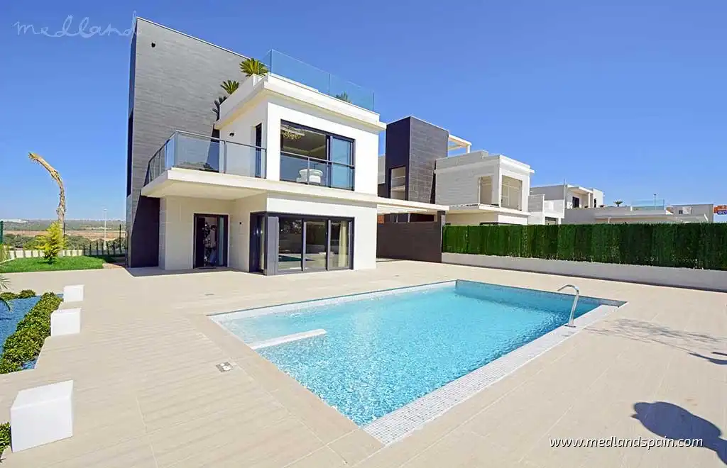Chalet con piscina en venta en Orihuela Costa