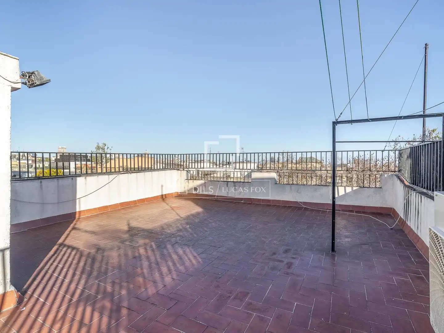 Terrasse von Wohnung zum Verkauf in Barcelona mit Klimaanlage, Terrasse und Balkon