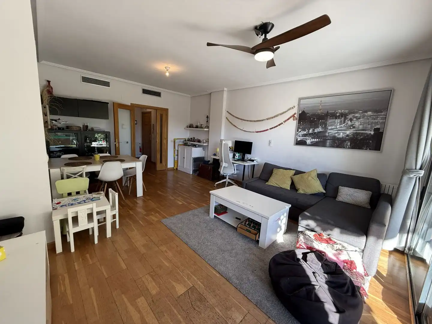 Living room of Flat for rent in Las Rozas de Madrid  with Air Conditioner, Parquet flooring and Terrace