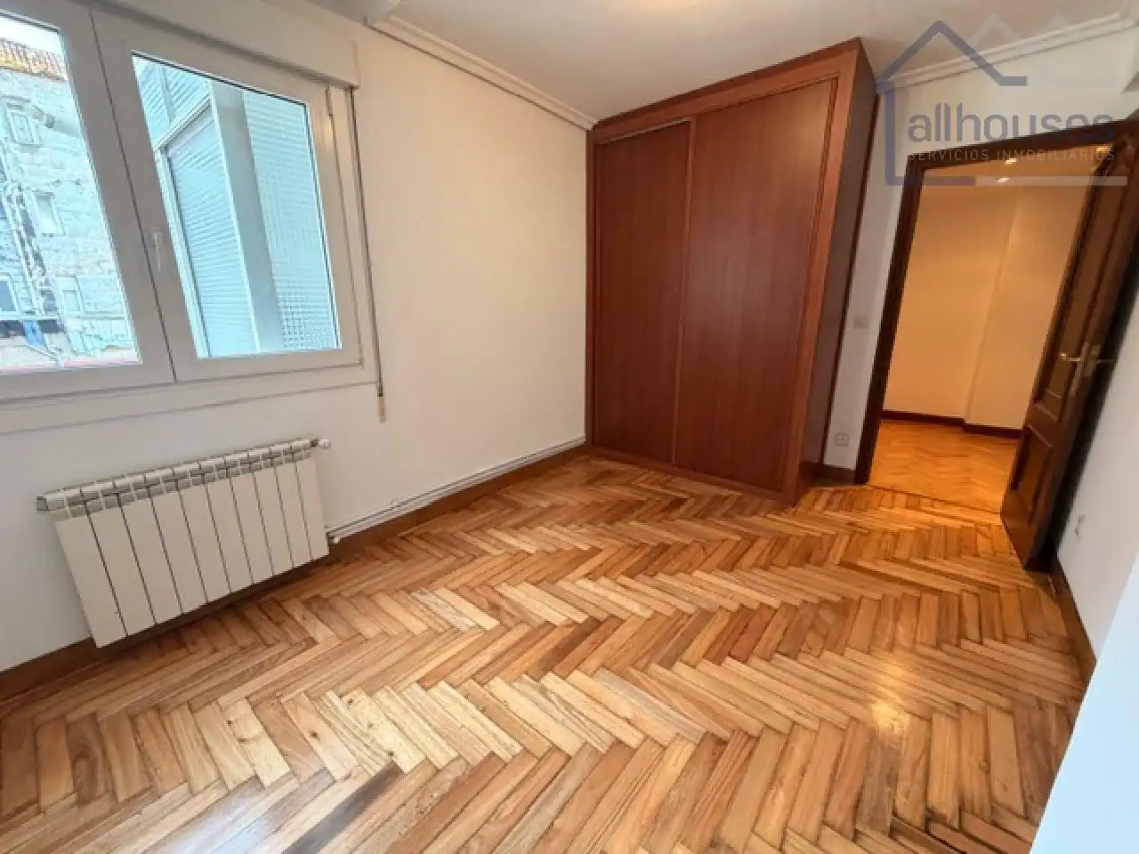 Habitación de Piso en venta en Vigo  con Calefacción, Parquet y Terraza