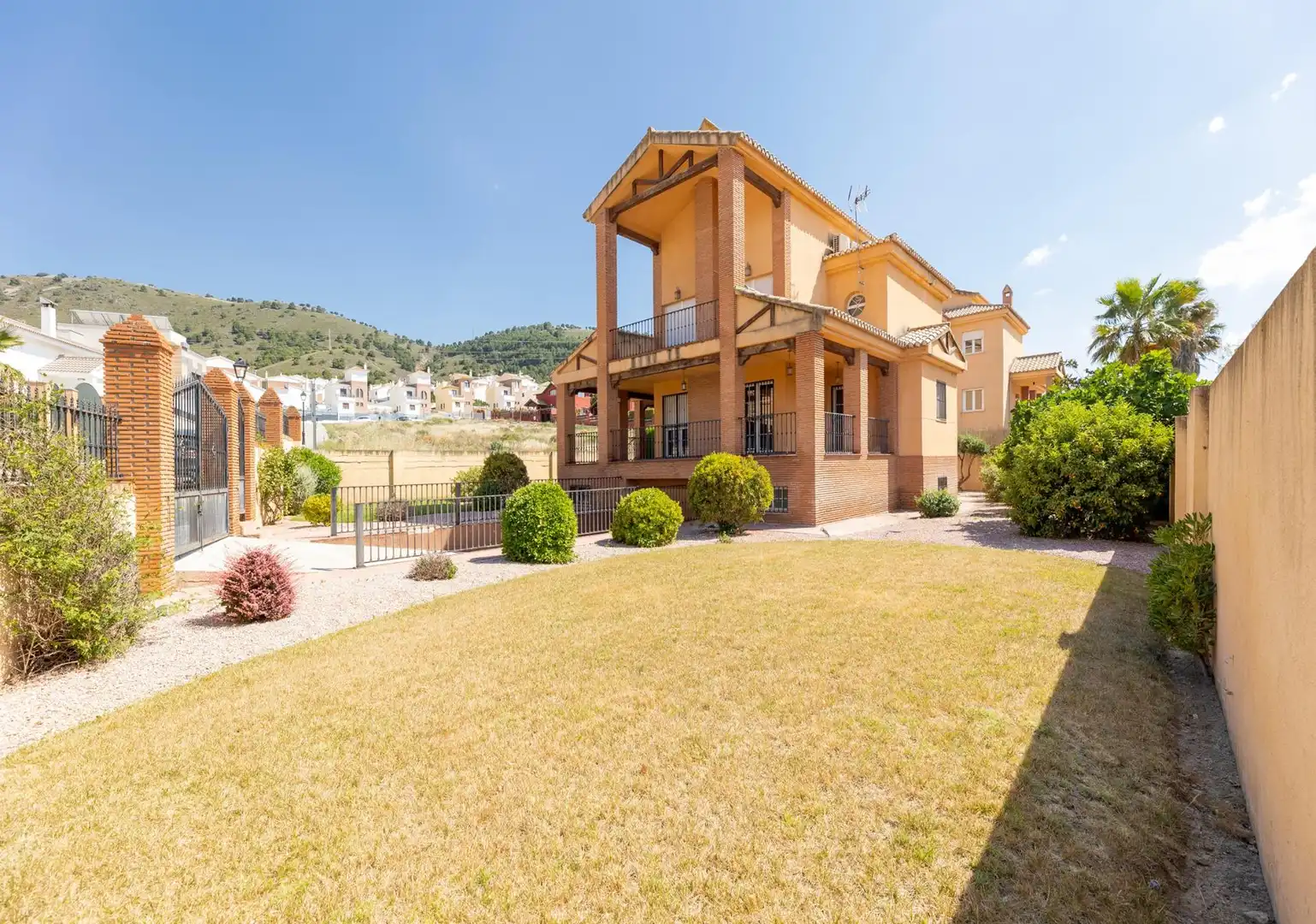 Jardí de Casa o xalet en venda en Dílar amb Aire condicionat, Calefacció i Jardí privat