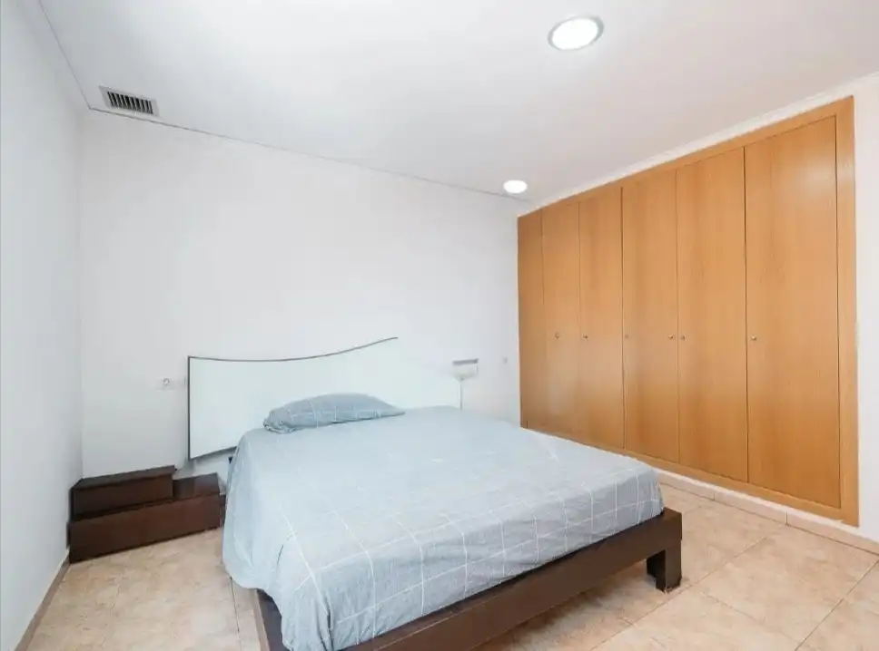 Casa aparellada amb terrassa en venda a Centro, imagen 6