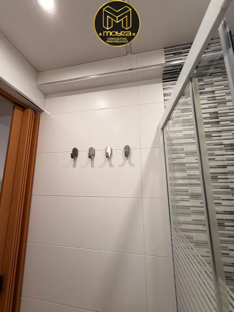 Bathroom of Flat for rent in Jaén  with Air Conditioner and Heating