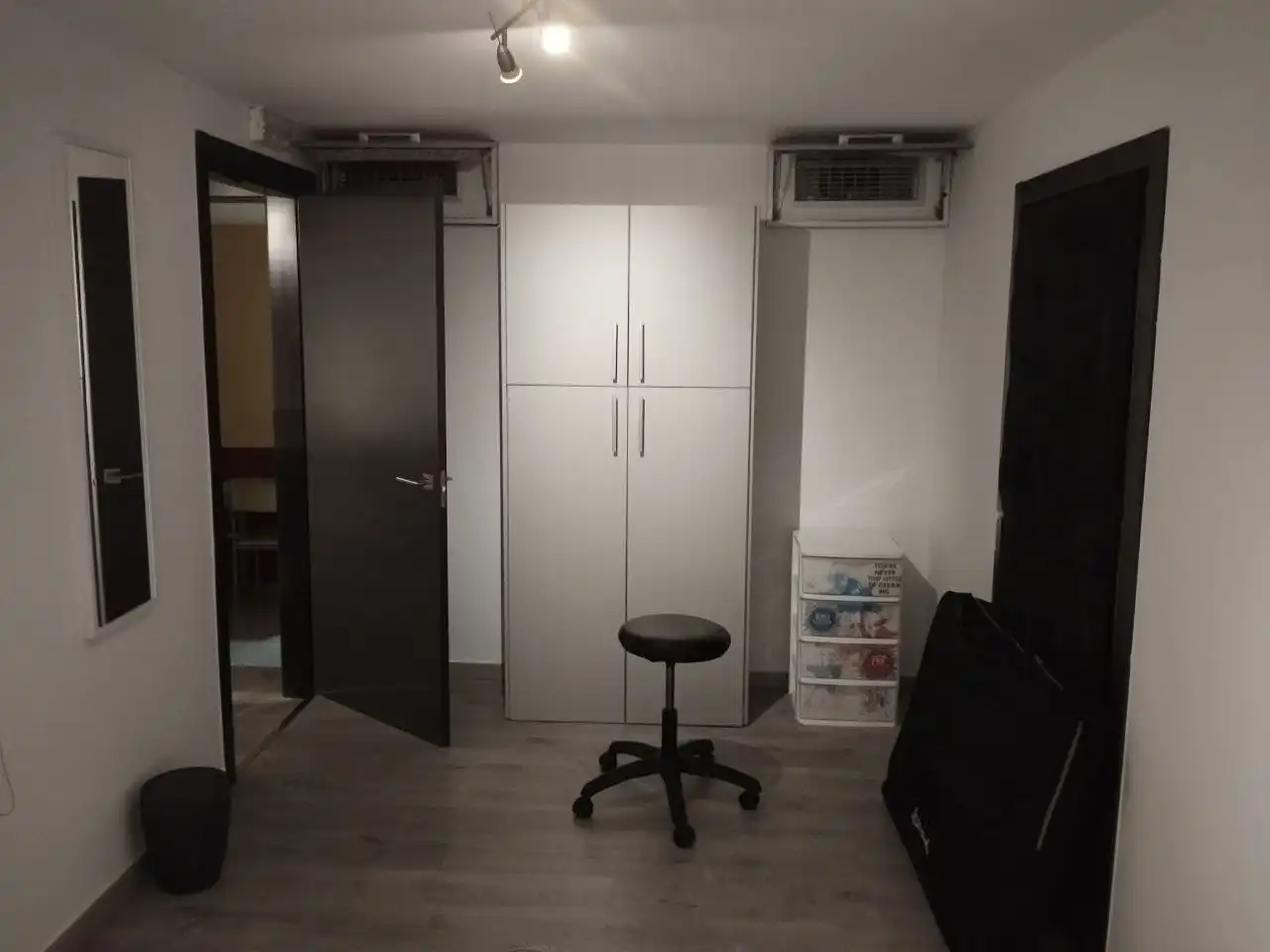 Office for rent in Plasencia  with Air Conditioner, Heating and Internet
