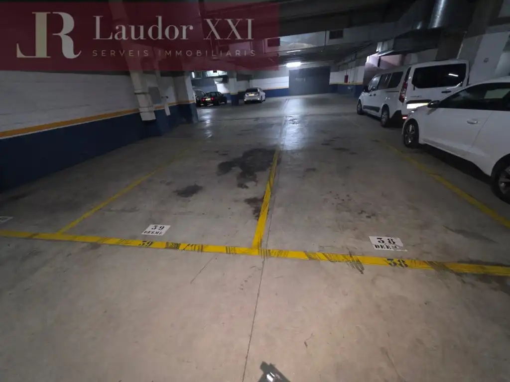 Aparcament de Oficina de lloguer en Sabadell