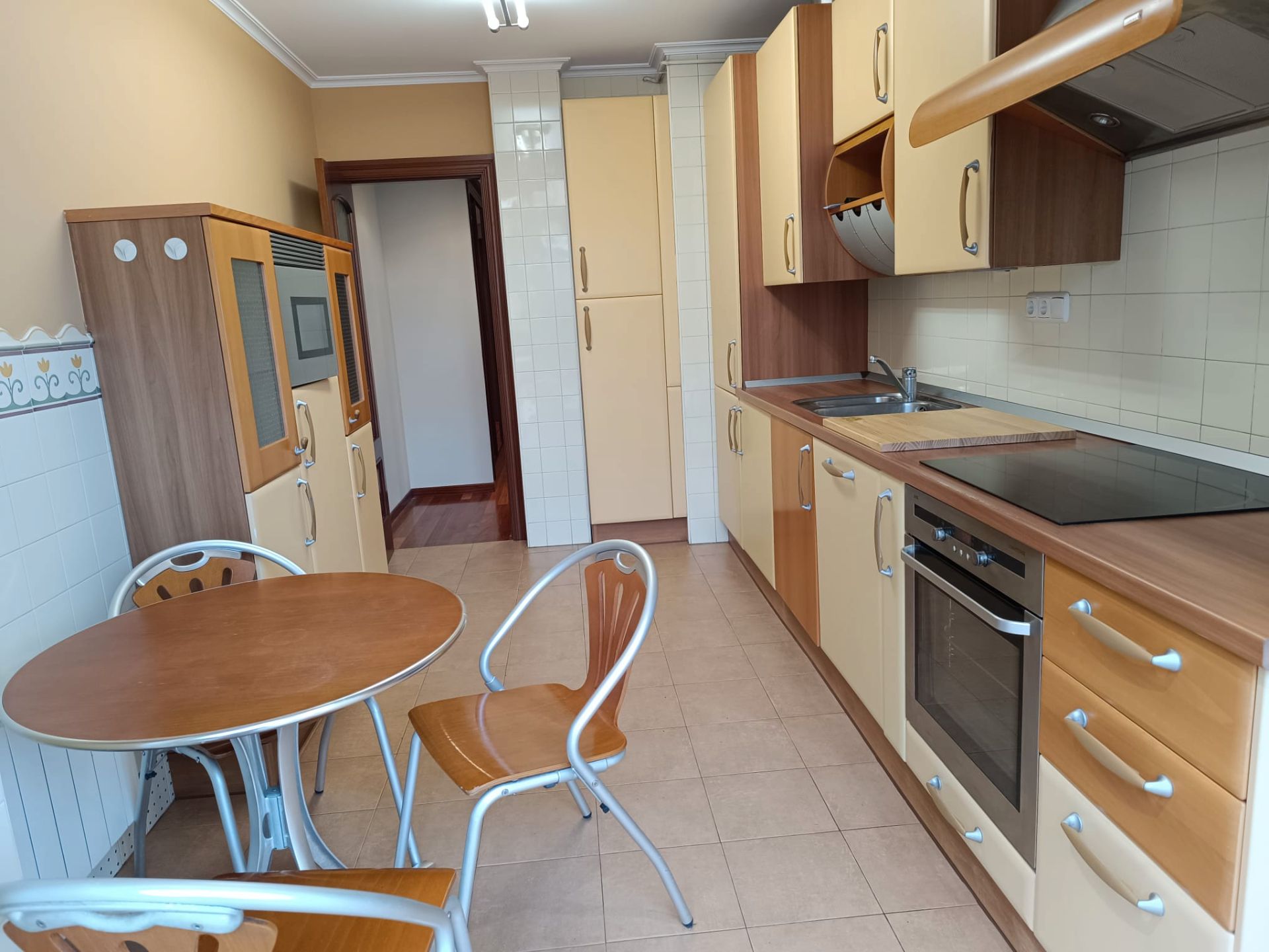 Kitchen of Flat to rent in Gijón   with Heating, Parquet flooring and Balcony