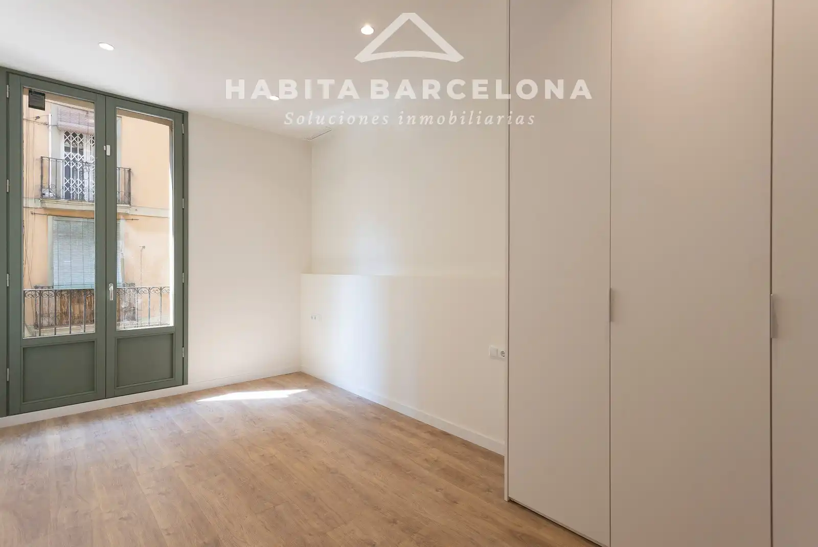 Habitación de Dúplex en venta en Barcelona con Aire acondicionado, Calefacción y Jardín privado