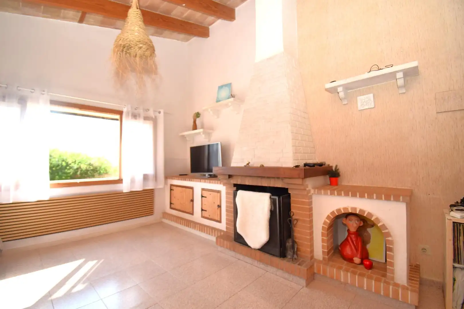 Sala d'estar de Finca rústica en venda en Lloret de Vistalegre amb Aire condicionat, Jardí privat i Terrassa