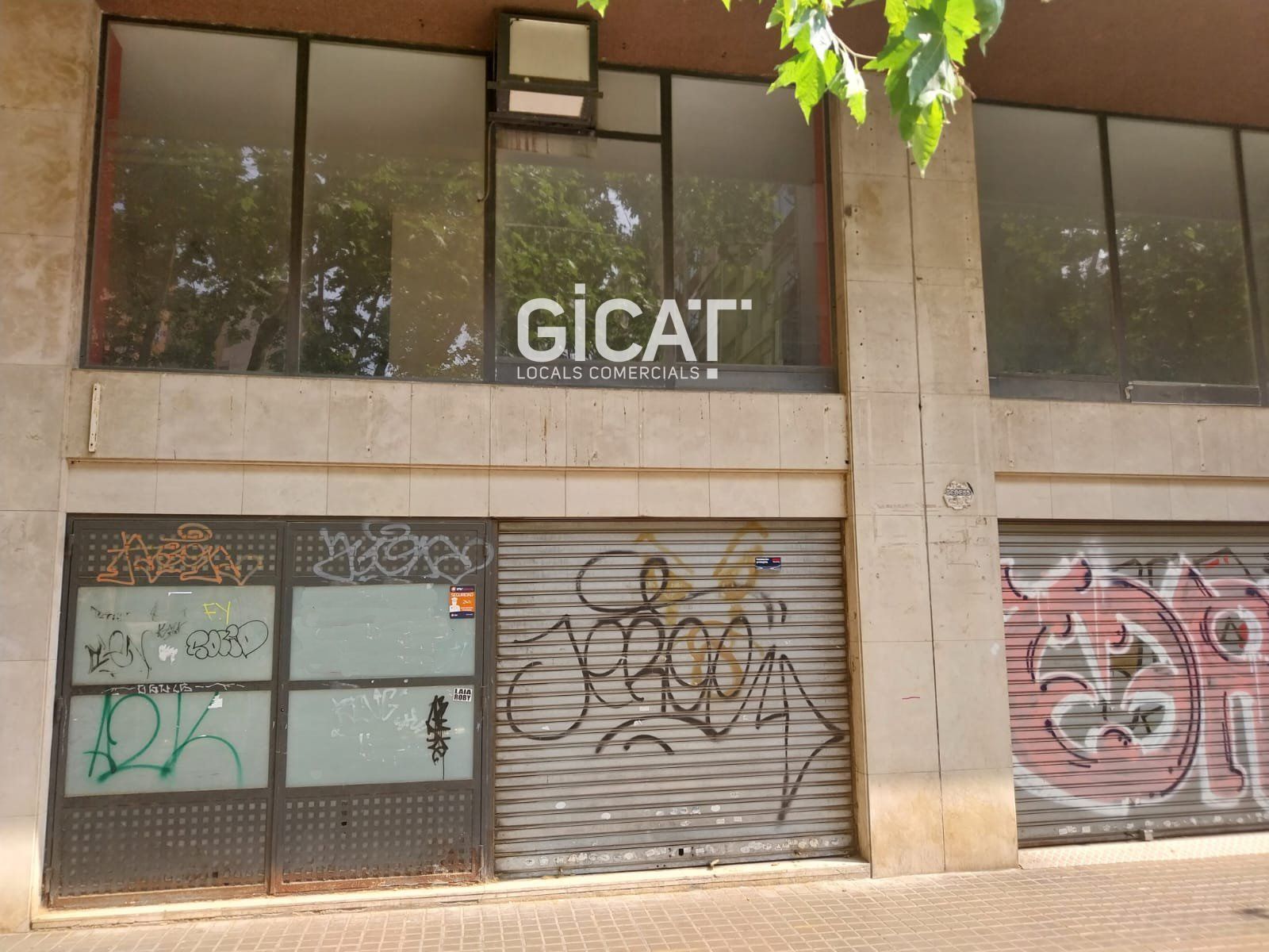 Vista exterior de Local en venda en  Barcelona Capital