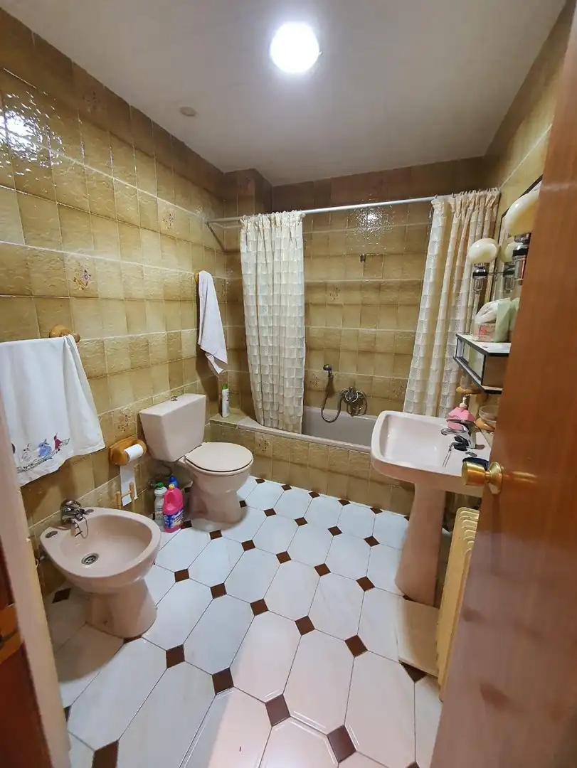 Baño de Piso en venta en Quesada con Calefacción y Terraza