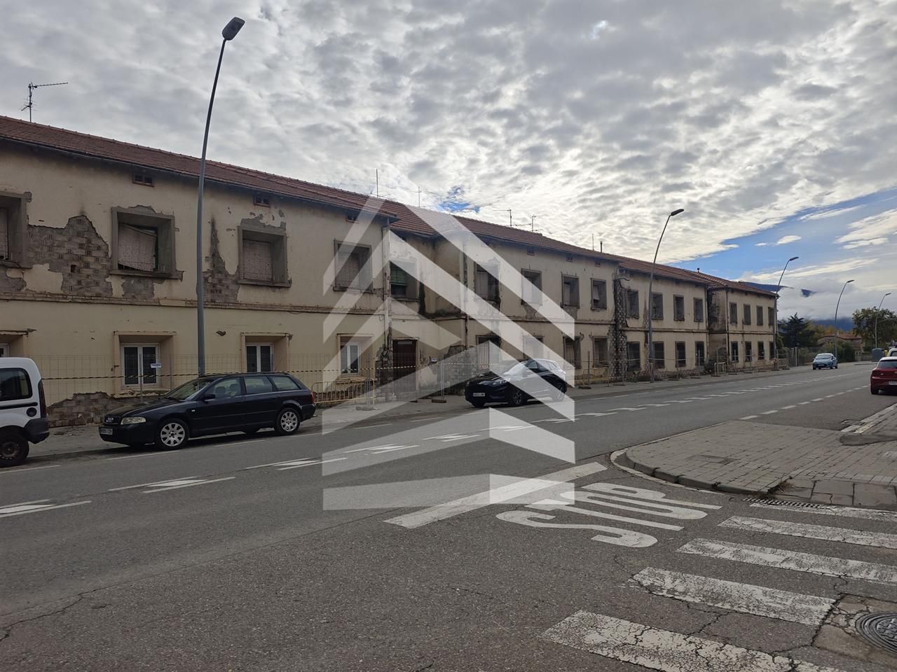 Vista exterior de Edifici en venda en La Pobla de Segur