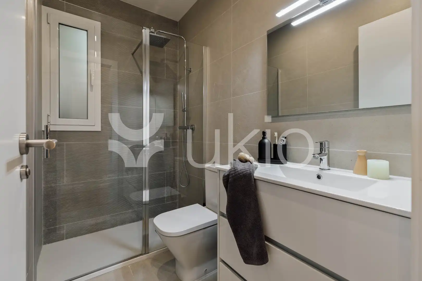 Bany de Apartament de lloguer en Barcelona amb Aire condicionat, Calefacció i Terrassa