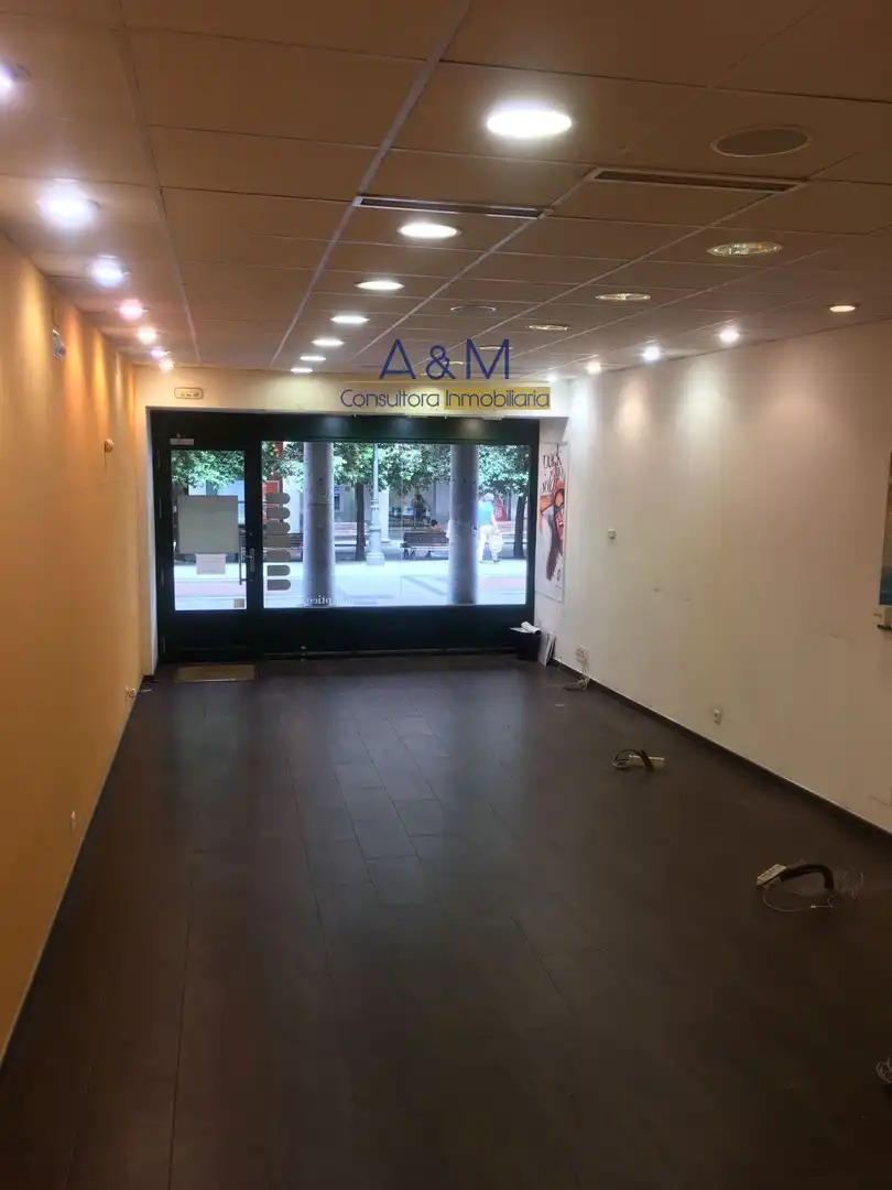 Local comercial de lloguer a calle Ferrari, imagen 5