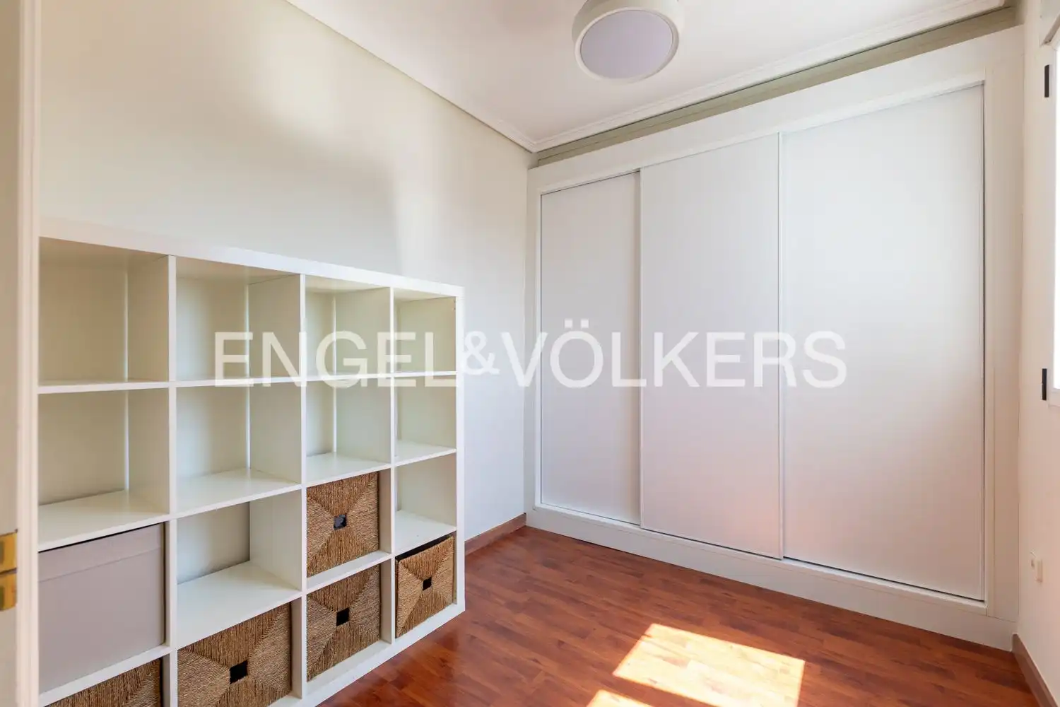 Habitación de Ático de alquiler en Valencia con Aire acondicionado, Calefacción y Parquet