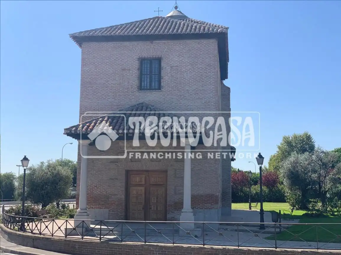 Exterior view of Garage for sale in Madrid
