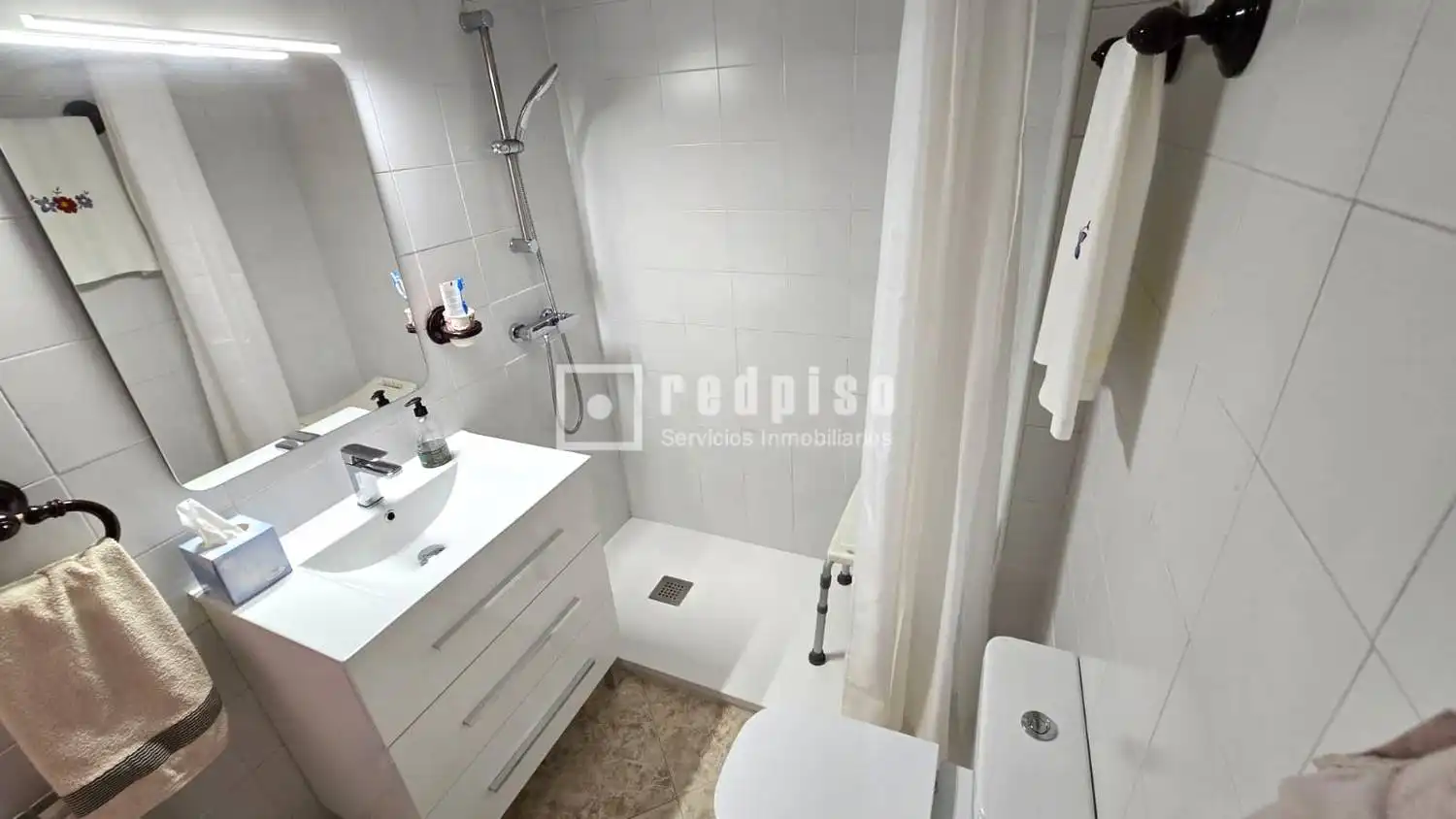 Bany de Pis en venda en Madrid amb Aire condicionat, Calefacció i Terrassa