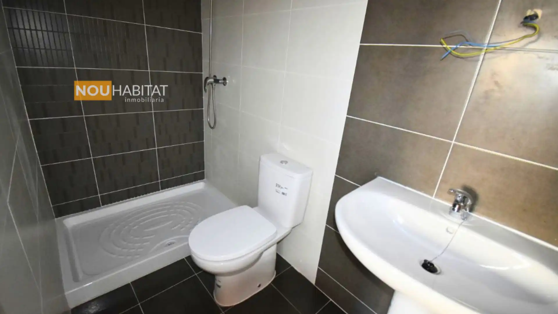 Badezimmer von Wohnung zur Miete in Real