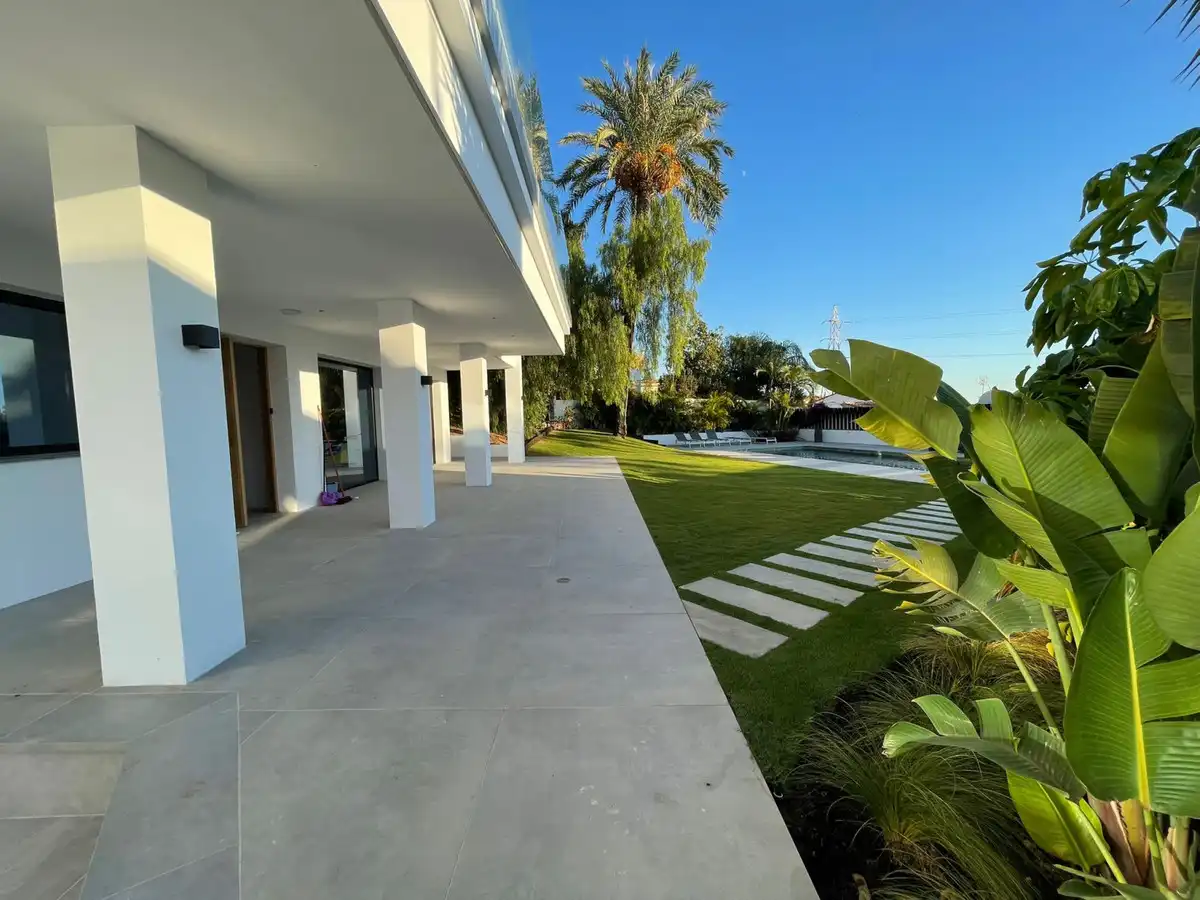 Casa o xalet de lloguer a RAMON J SENDER-LA CAMPANA, 5, Las Brisas