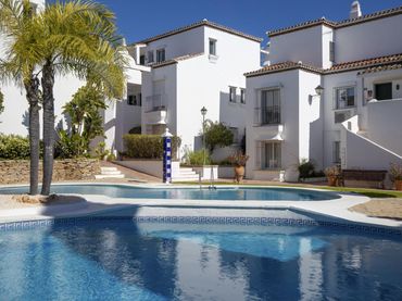 Apartamento con balcón en venta en Milla de Oro