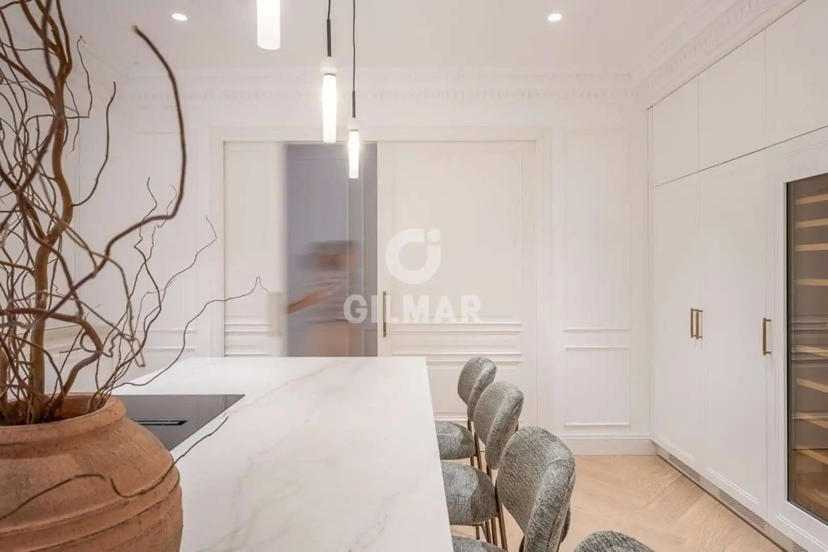 Comedor de Piso en venta en Madrid con Calefacción y Balcón