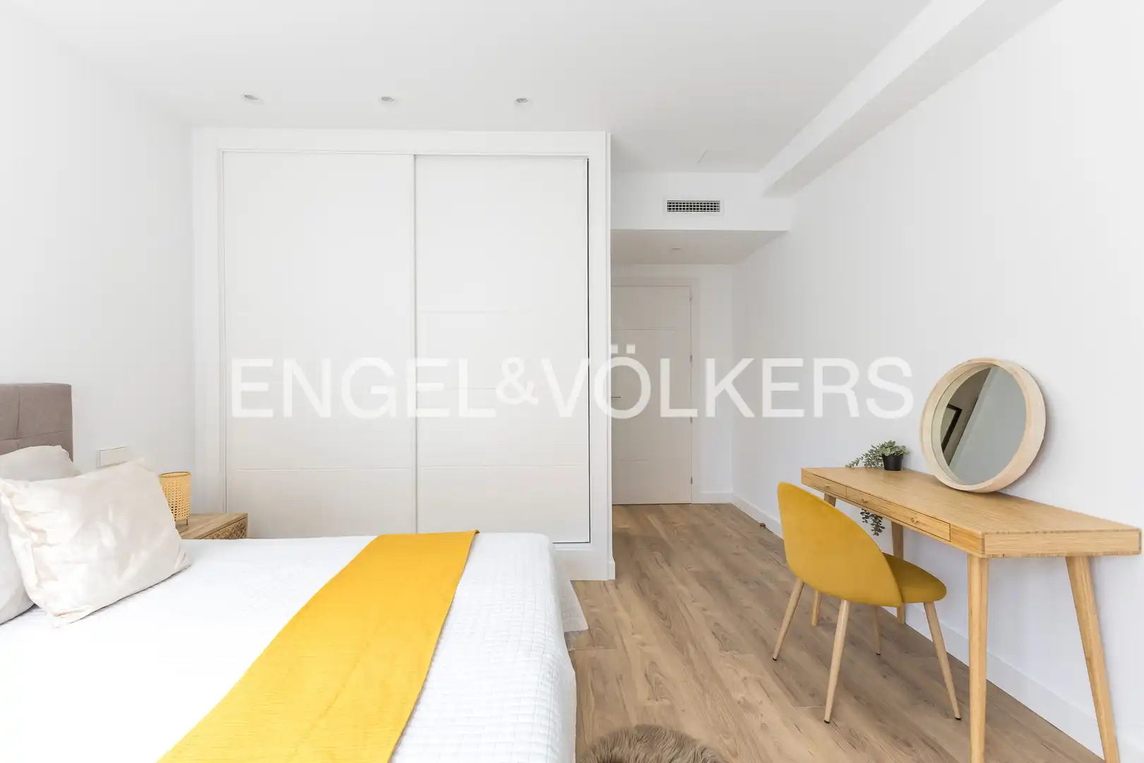 Bedroom of Flat for sale in Madrid  with Air Conditioner, Heating and Terrace