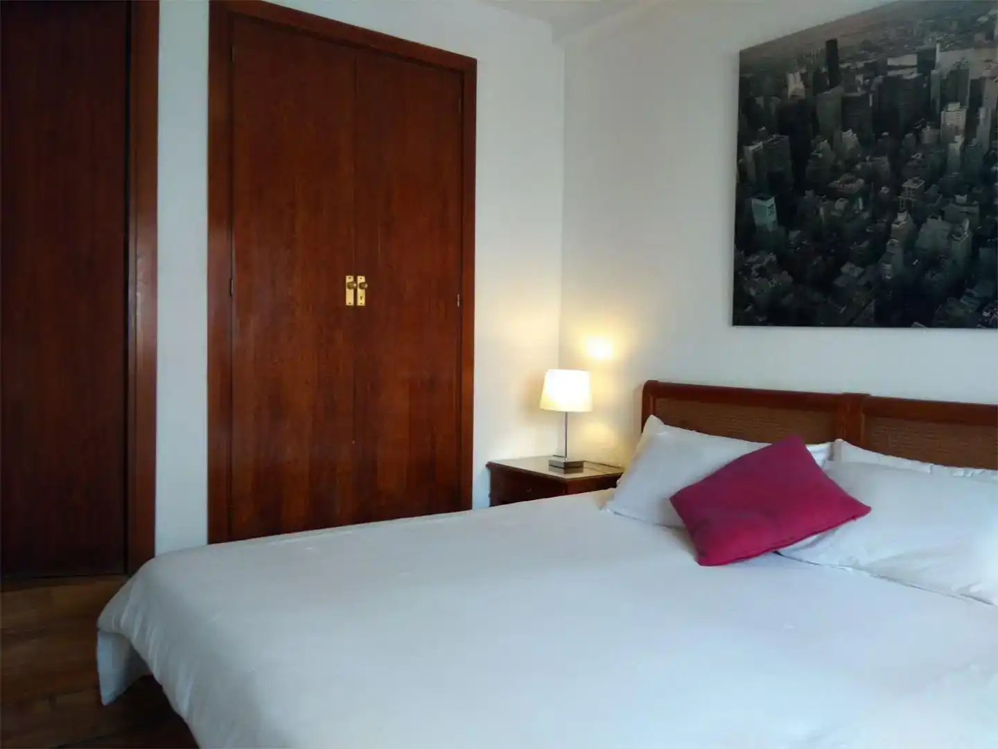 Schlafzimmer von Wohnung zur Miete in  Madrid Capital mit Klimaanlage und Balkon