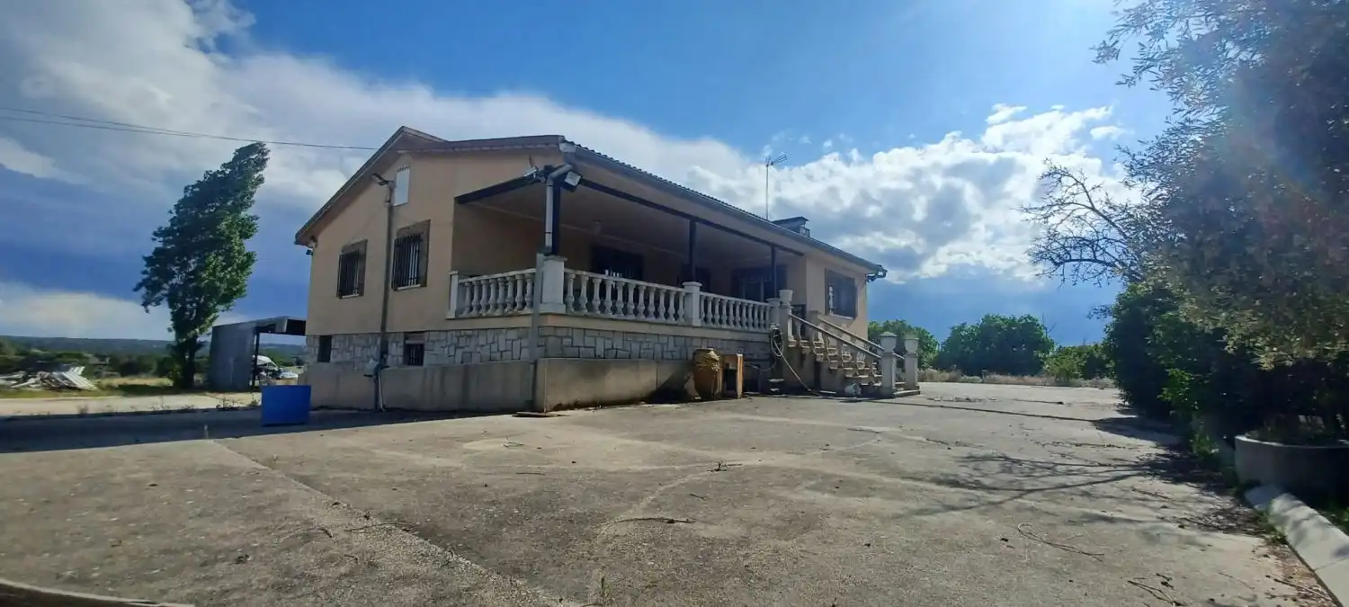 Vista exterior de Finca rústica en venda en Villanueva de Perales